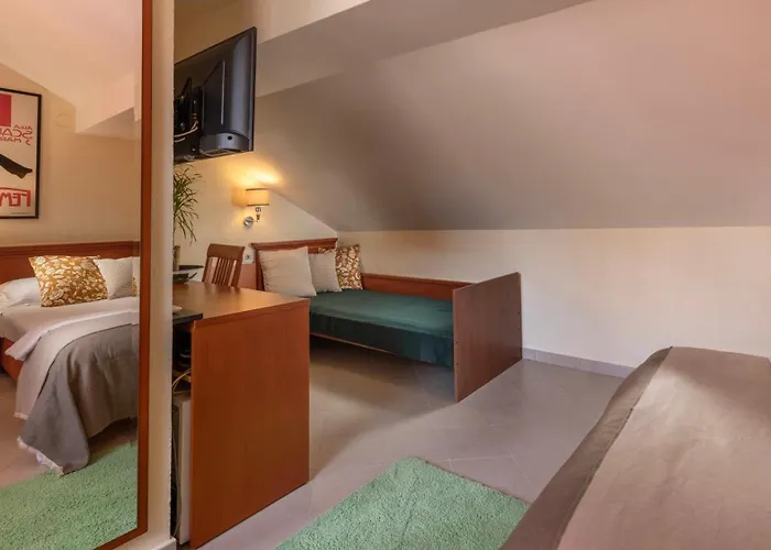 Alojamento de Acomodação e Pequeno-almoço Ciao Bella Veli Lošinj